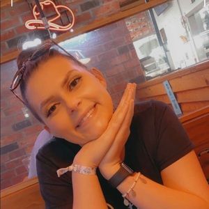 Meet your Posher, Lindsey